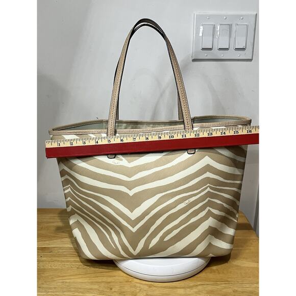 Coach zebra print Beige and White Tote Bag W 19", H 12", D 6". 1381 - Picture 3 of 7